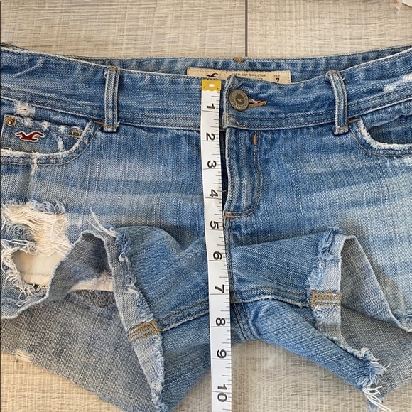 Hollister Distressed Jean Shorts Sz 7 - Picture 6 of 7